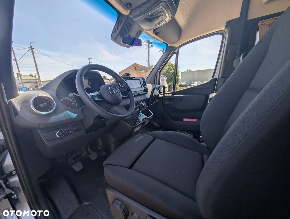 Mercedes-Benz Sprinter 519 - 15