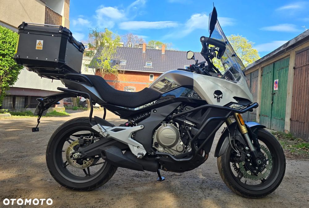 CFMoto 650 MT - 4