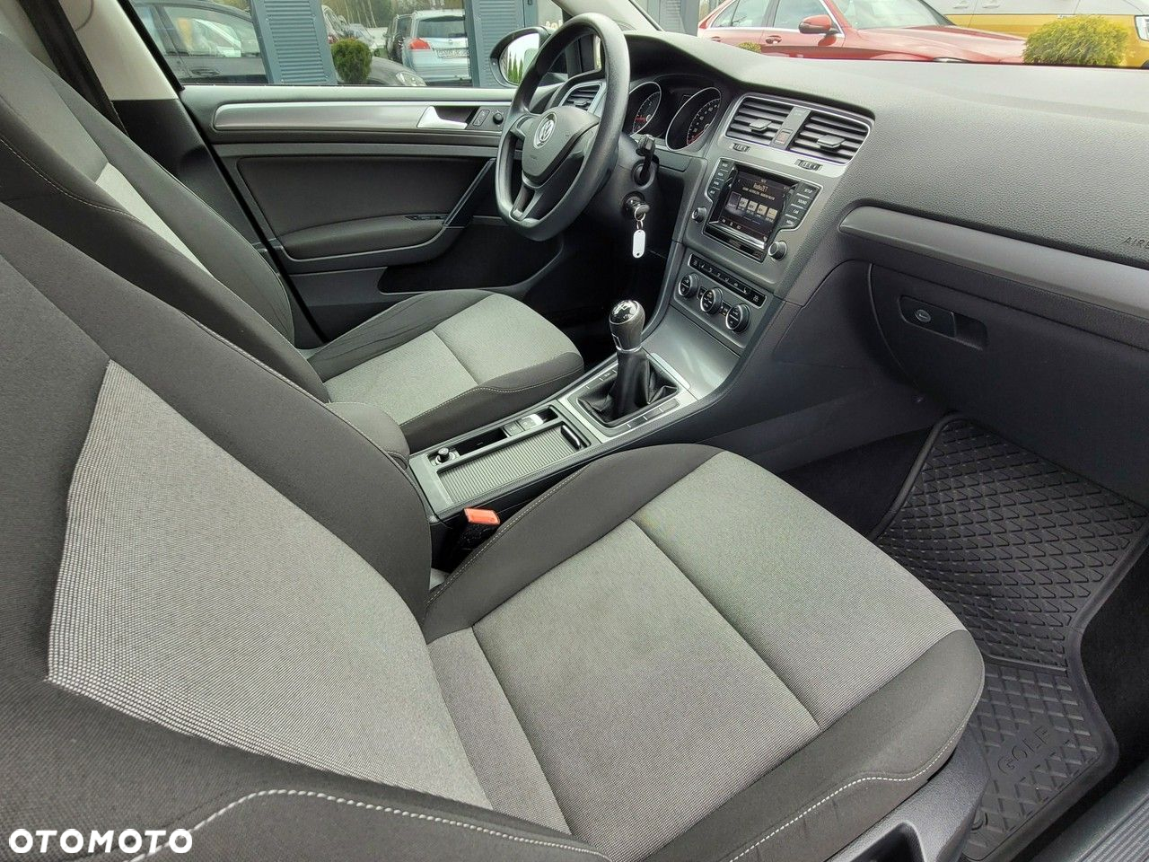 Volkswagen Golf - 5