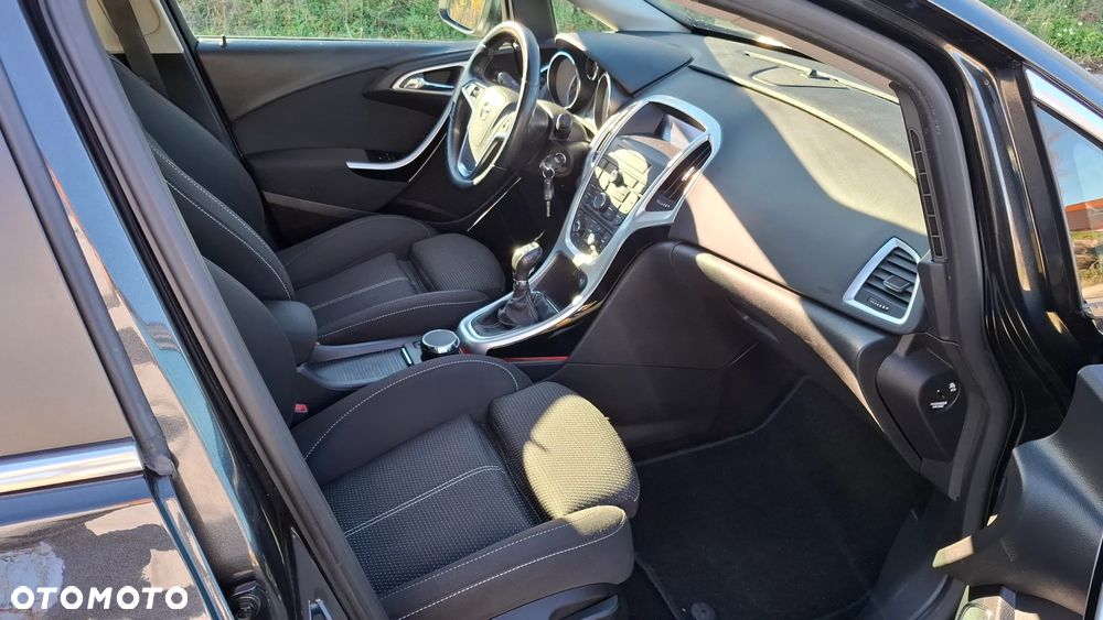 Opel Astra 1.6 Turbo 150 Jahre - 8