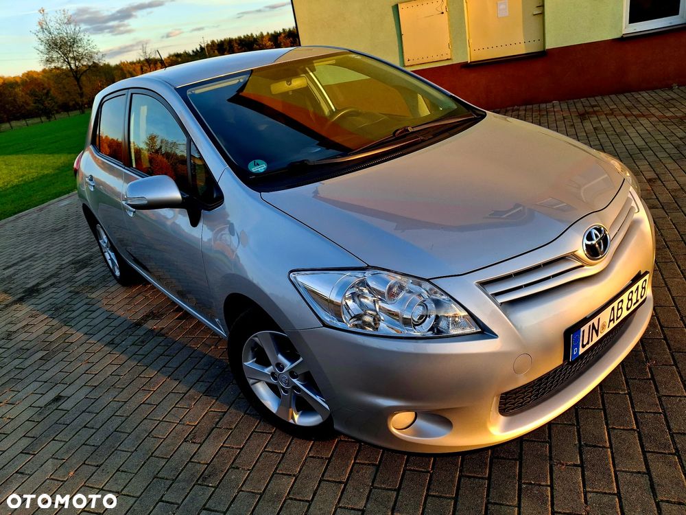 Toyota Auris 1.6 Executive - 11