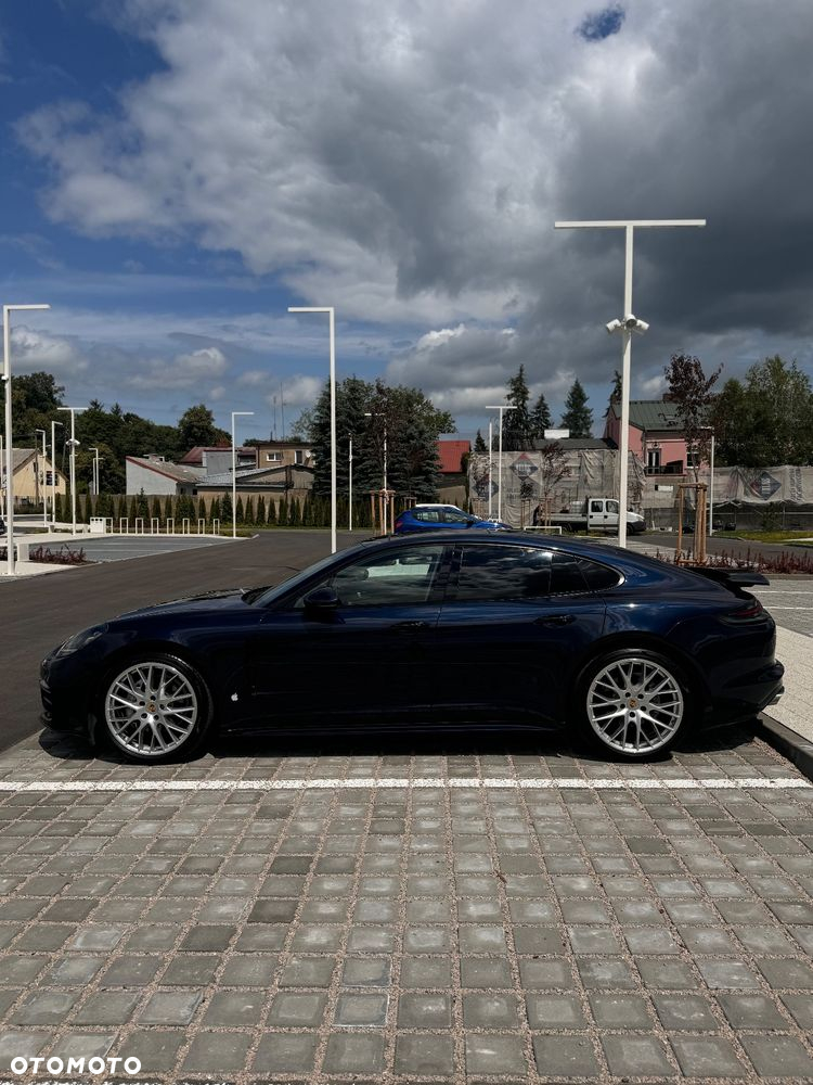 Porsche Panamera Standard - 8