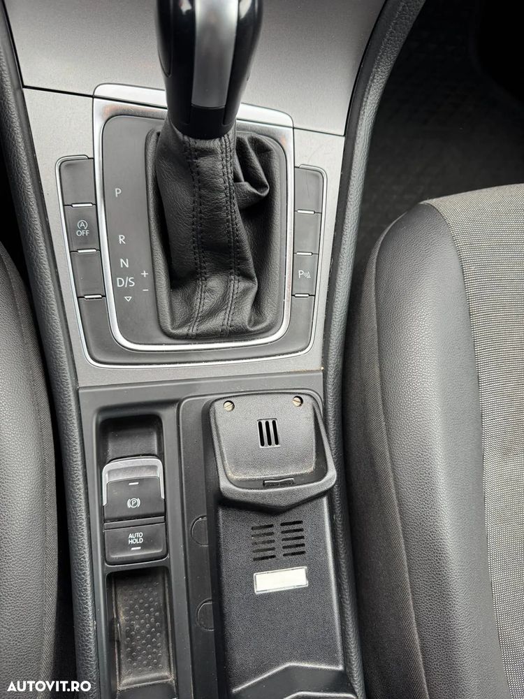 Volkswagen Golf 1.6 TDI BlueMotion Technology DSG Comfortline - 20
