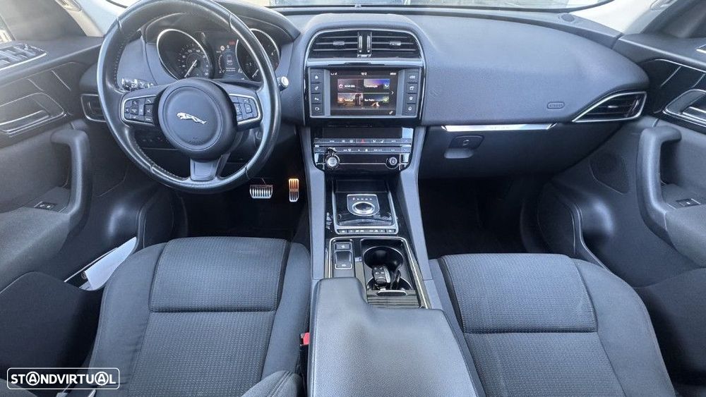 Jaguar F-Pace 2.0 i4D Pure Aut. - 16