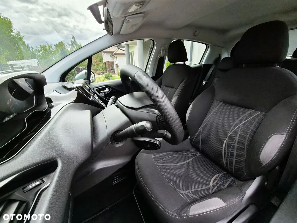 Peugeot 208 - 10