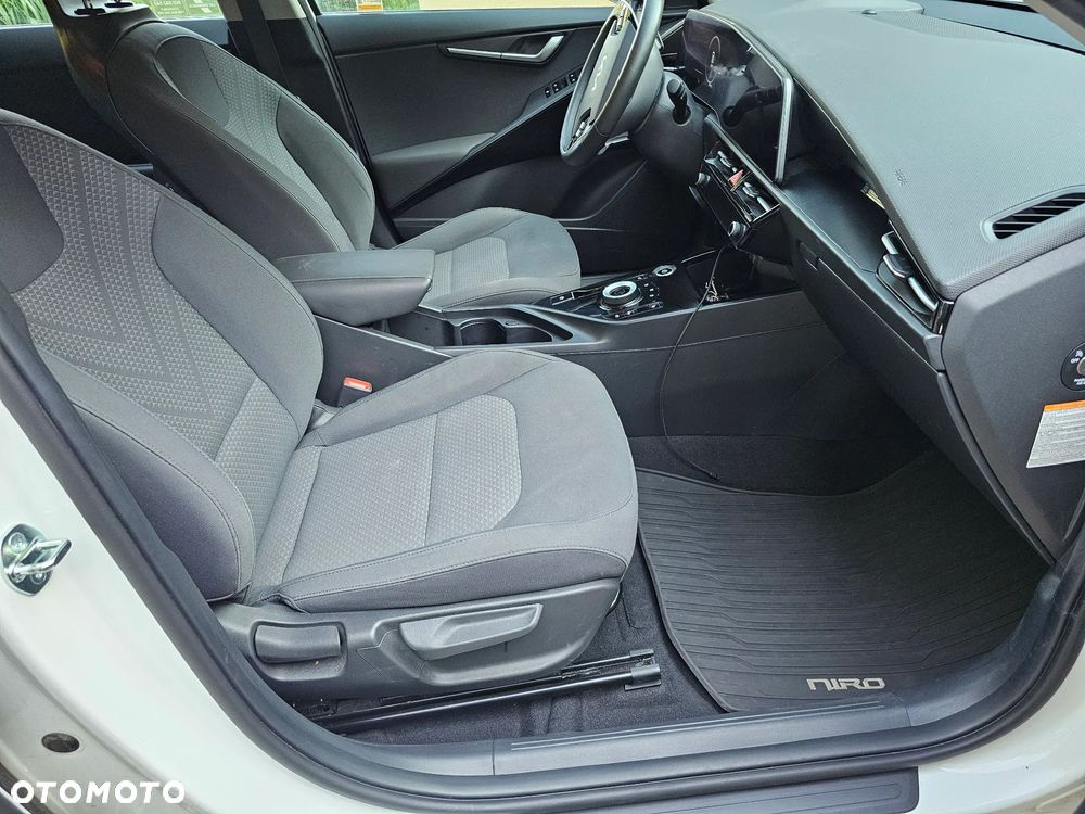 Kia Niro 64kWh M - 8
