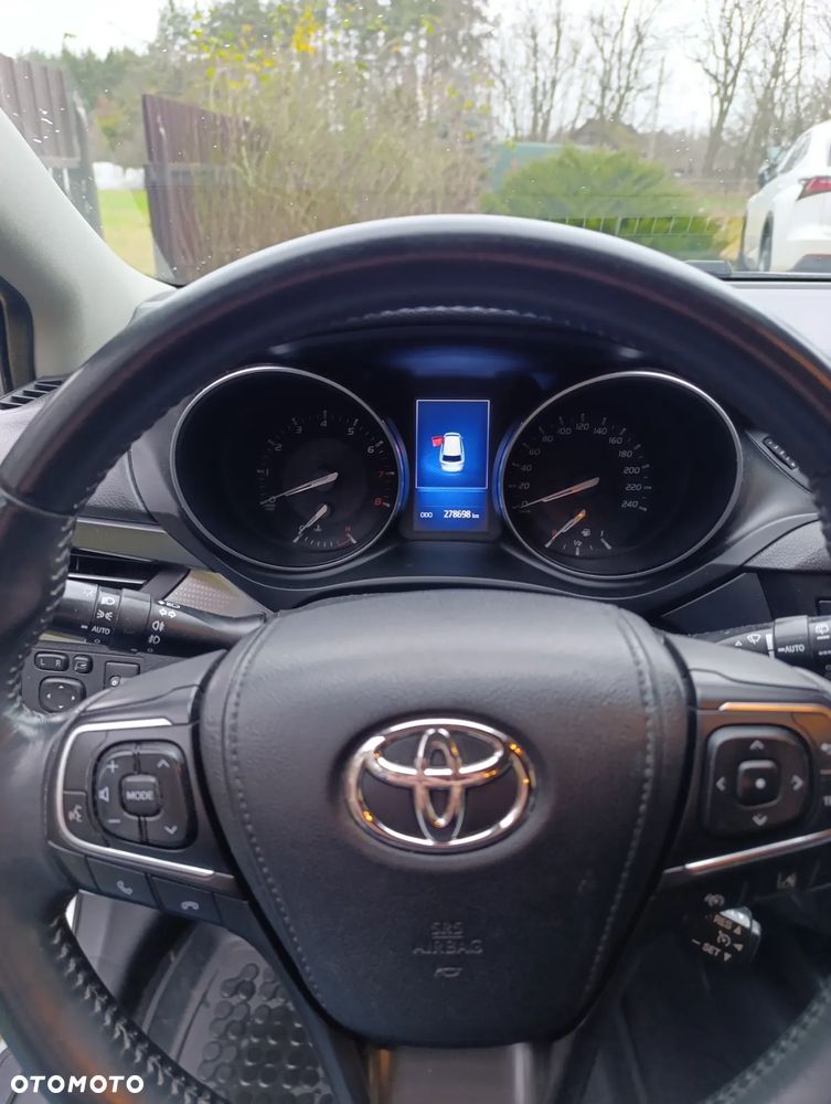 Toyota Avensis 1.8 Comfort - 9