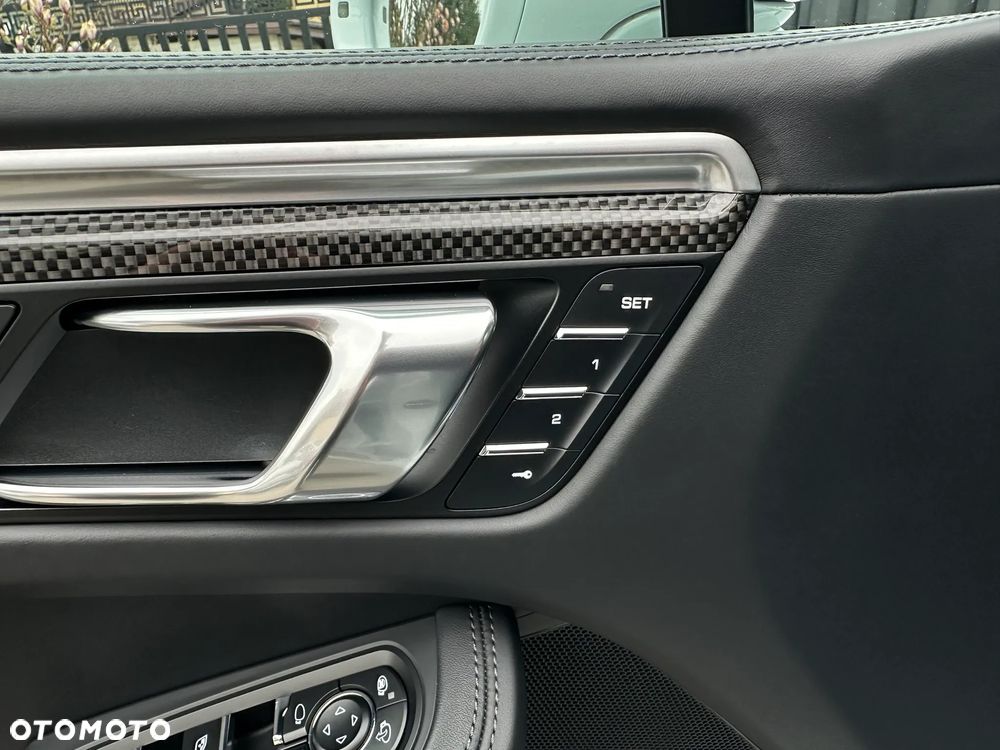 Porsche Macan Turbo PDK - 27