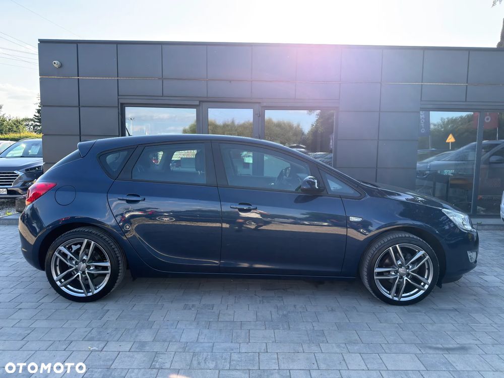 Opel Astra 1.4 T Cosmo - 24