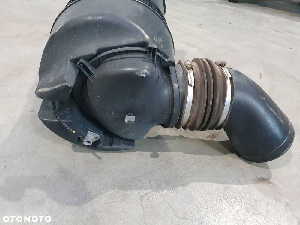 OBUDOWA FILTRA POWIETRZA MAN TGX I TGS 81084006107 - 3