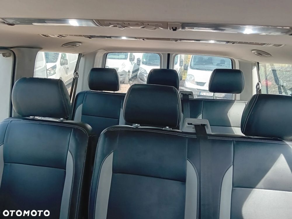Volkswagen Caravelle - 18