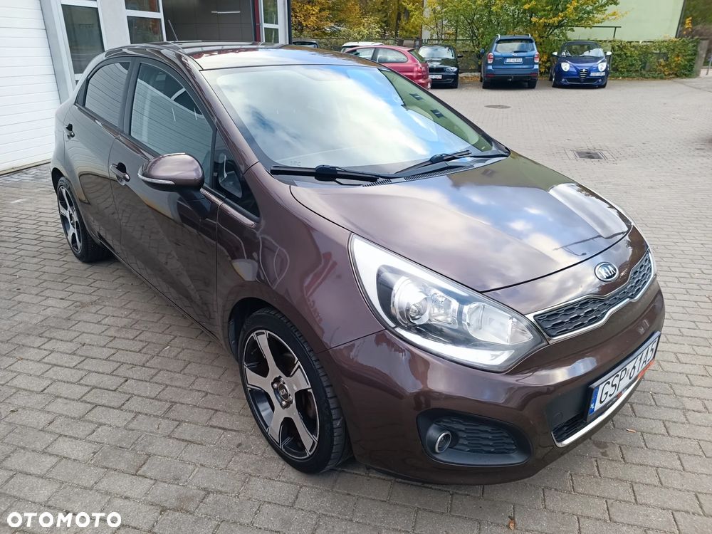 Kia Rio - 10