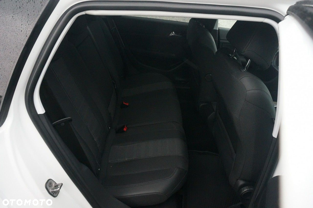 Peugeot 308 1.5 BlueHDi Allure Pack S&S EAT8 - 32