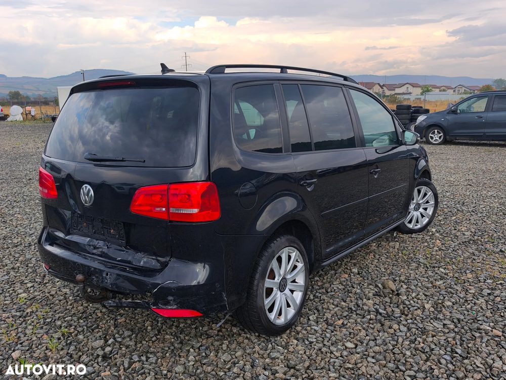 Volkswagen Touran 2.0 TDI DPF BlueMotion Technology DSG Comfortline - 4
