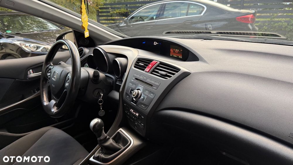 Honda Civic 1.8 i-VTEC Comfort Black Edition - 34