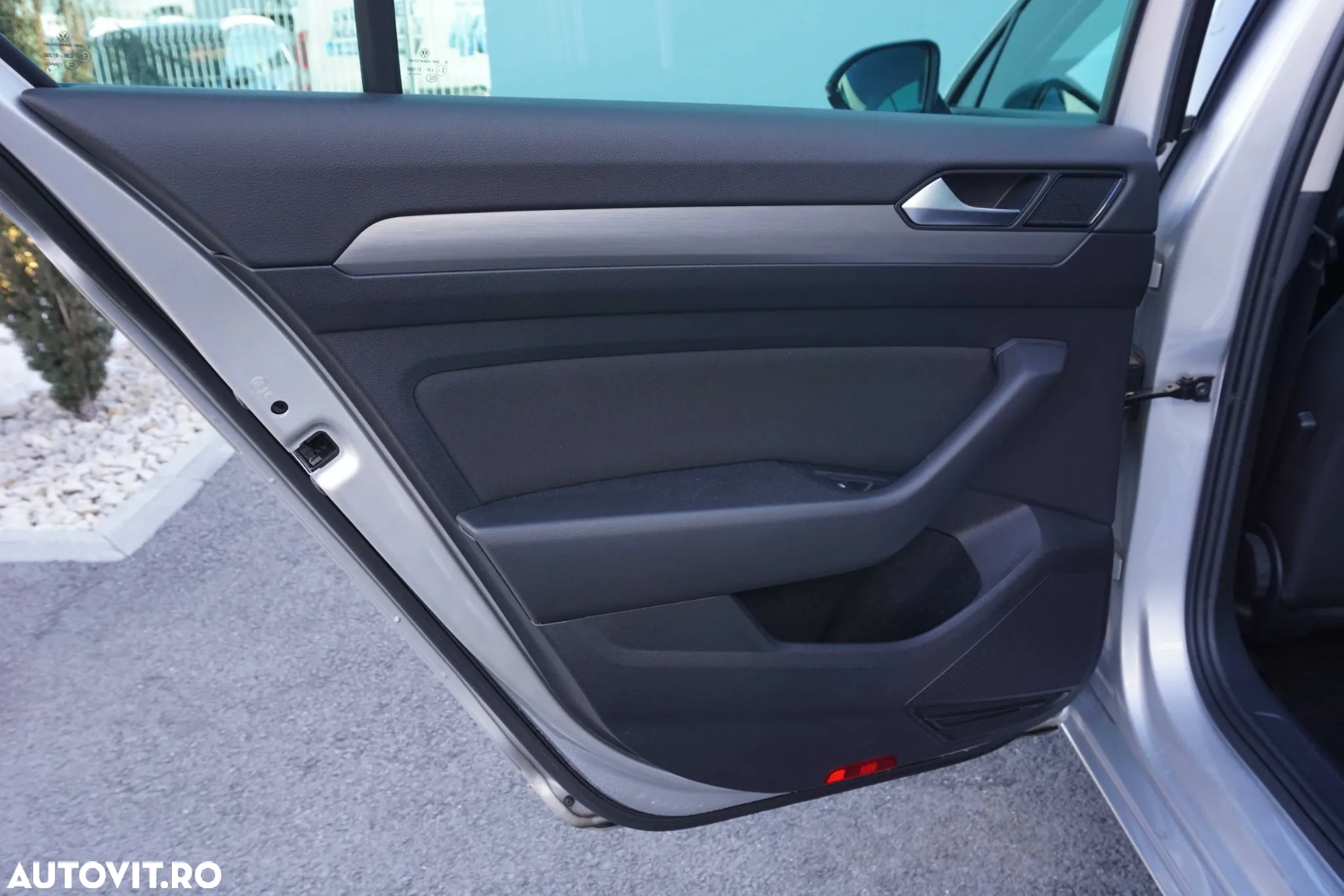 Volkswagen Passat 2.0 TDI DSG Advance - 27