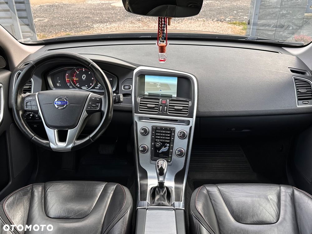 Volvo XC 60 D3 Drive-E Ocean Race - 35