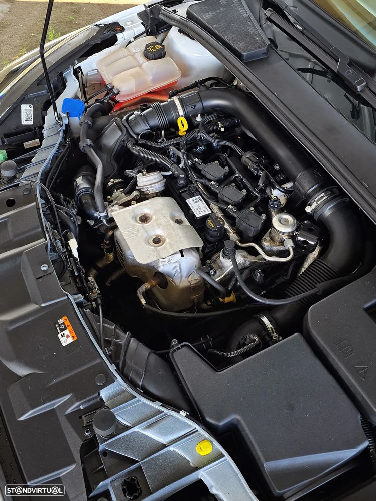Ford Focus 1.0 EcoBoost S&S ST-LINE - 23