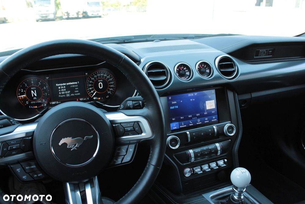 Ford Mustang - 9