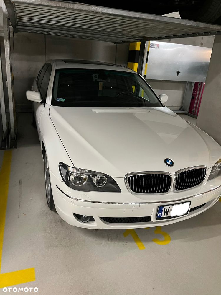 BMW Seria 7 740i - 4