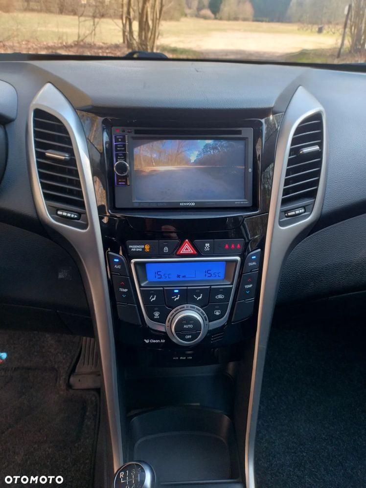 Hyundai i30 1.6 CRDi Classic + - 8