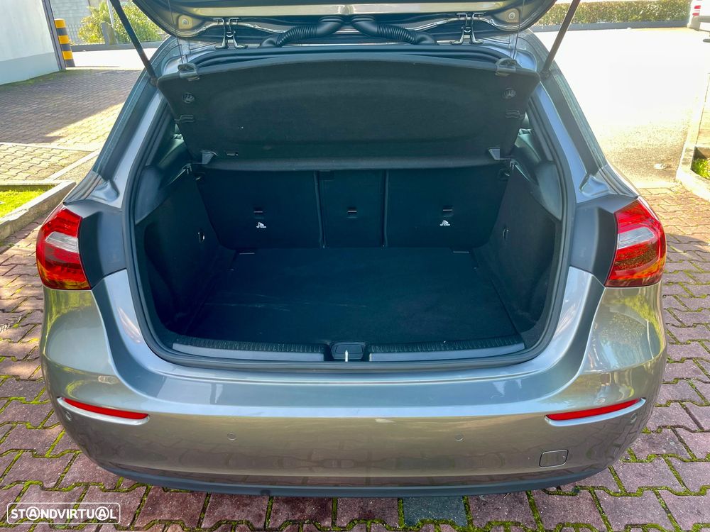 Mercedes-Benz A 180 d Progressive Aut. - 7