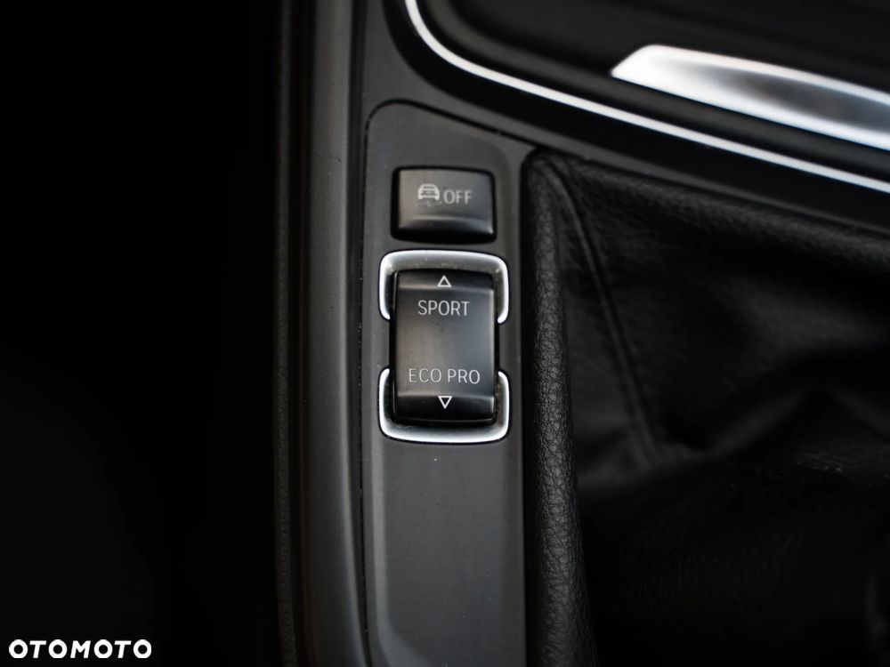 BMW Seria 3 318d - 16