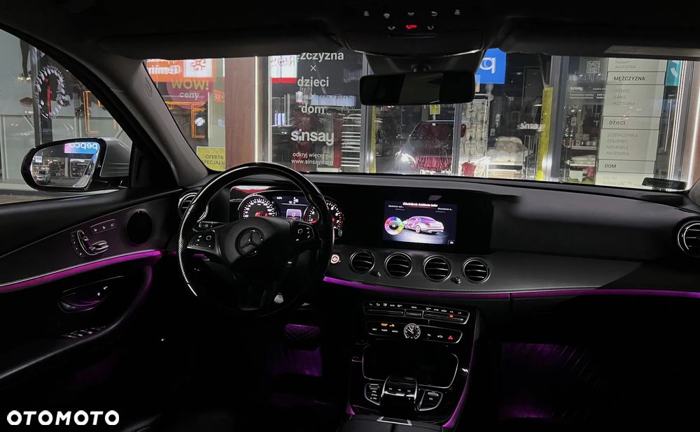 Mercedes-Benz Klasa E 200 9G-TRONIC - 38