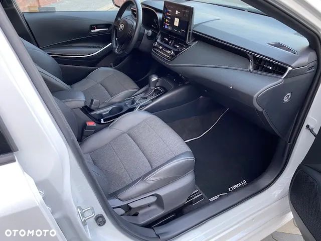 Toyota Corolla 1.8 Hybrid Style - 24