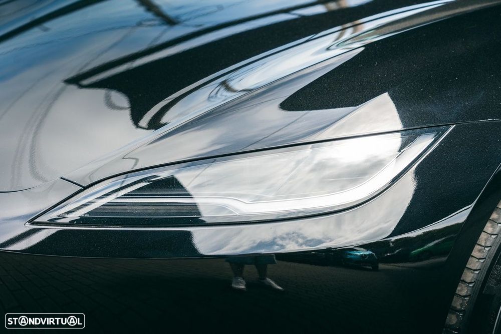 Tesla Model 3 - 4