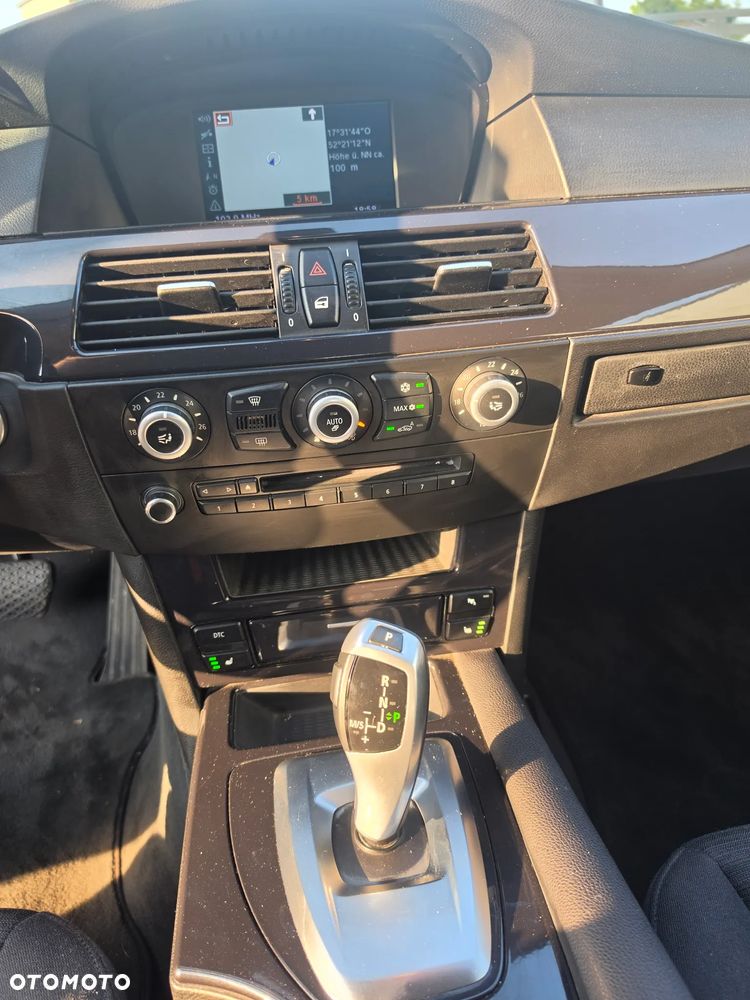BMW Seria 5 525d Edition Exclusive - 15