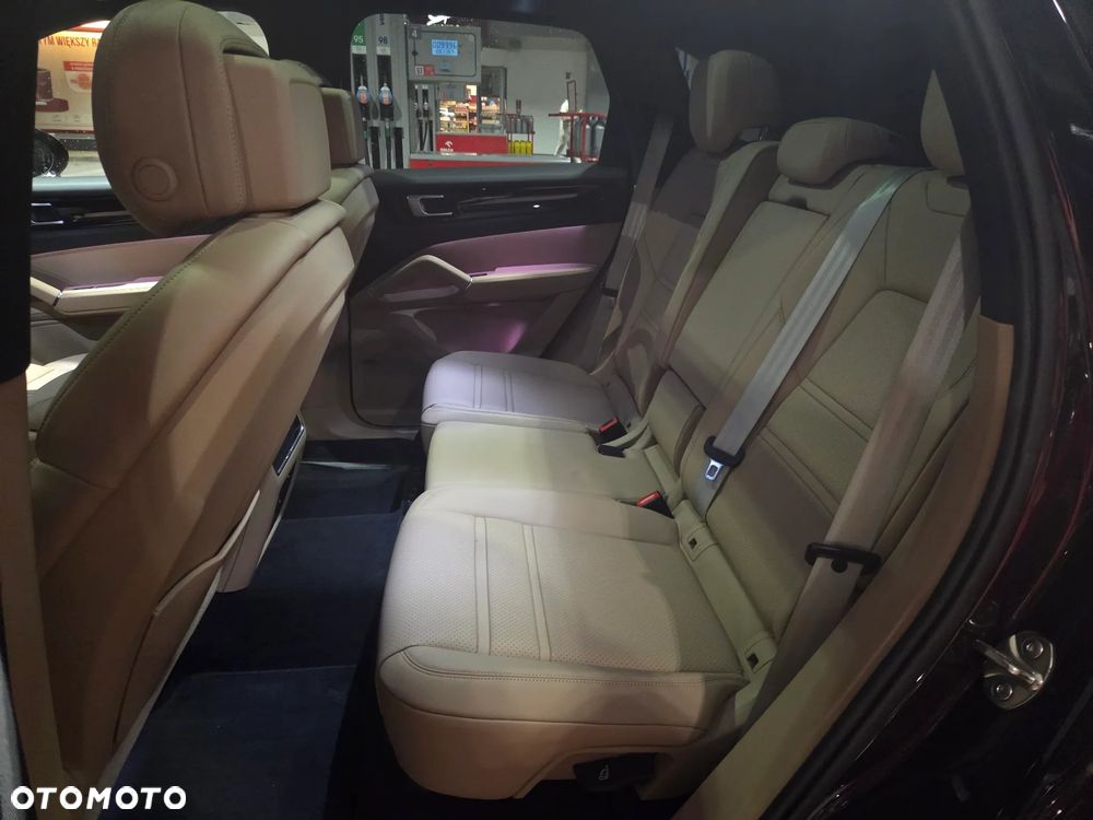 Porsche Cayenne Platinum Edition - 14