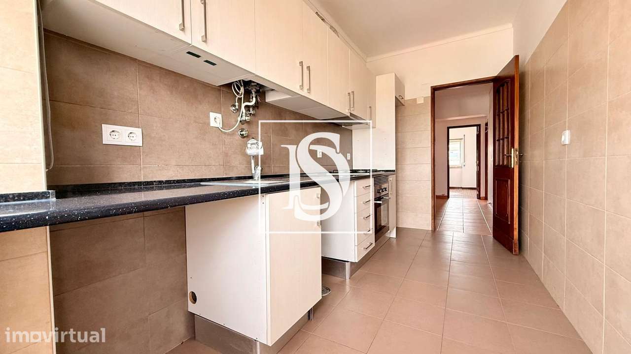 T3 EM ALMADA - EXCELENTE LOCALIZAÇÃO