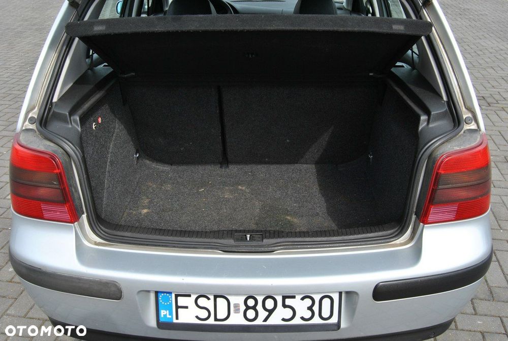 Volkswagen Golf 1.6 Comfortline - 14