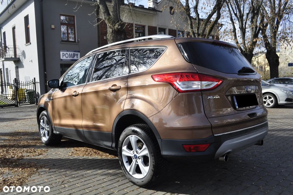 Ford Kuga 1.6 EcoBoost 2x4 Titanium - 5