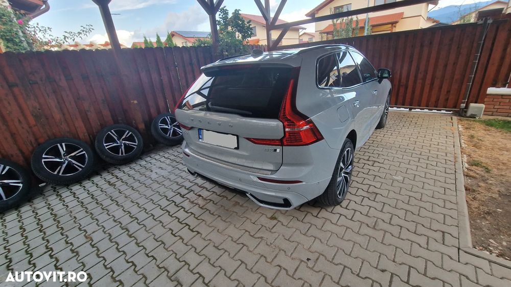 Volvo XC 60 B5 AT AWD MHEV Ultra Dark - 4