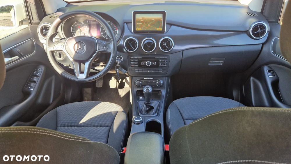 Mercedes-Benz Klasa B 180 (BlueEFFICIENCY) - 12