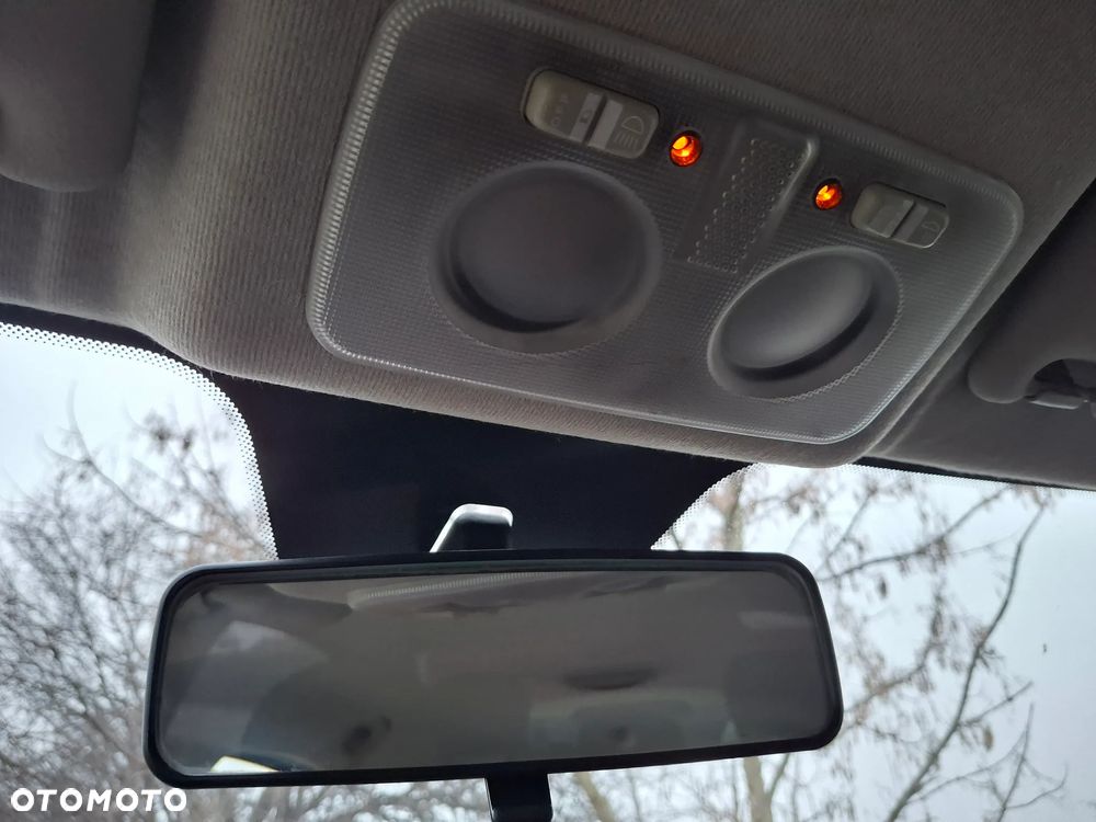 Fiat Linea 1.4 T-Jet 16V Dynamic - 26