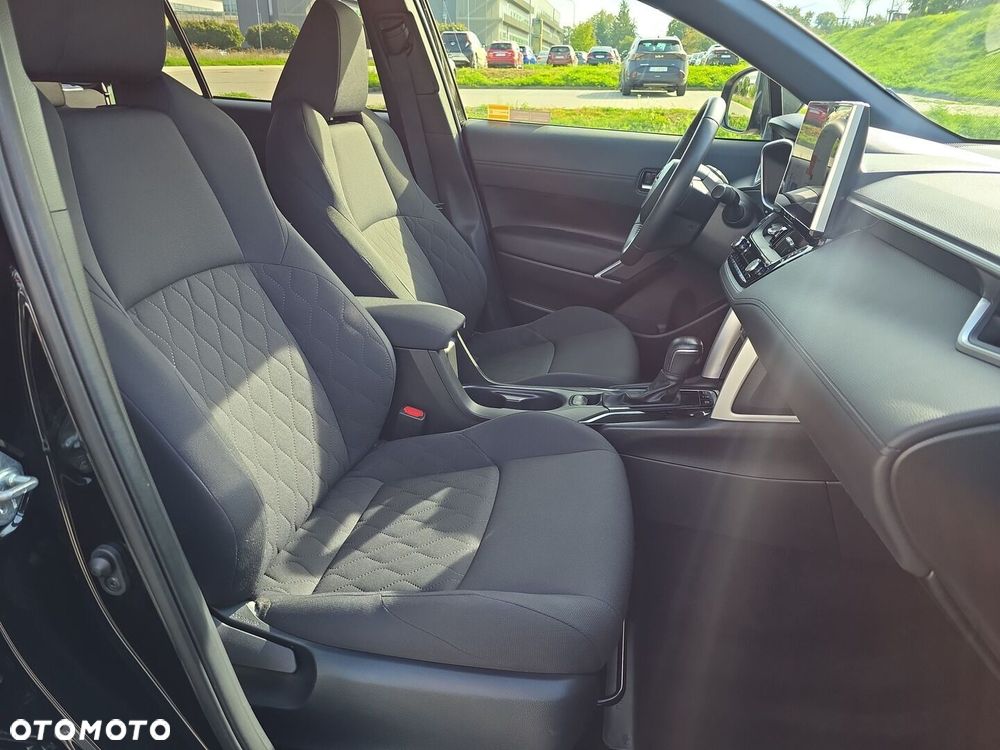Toyota Corolla Cross - 17