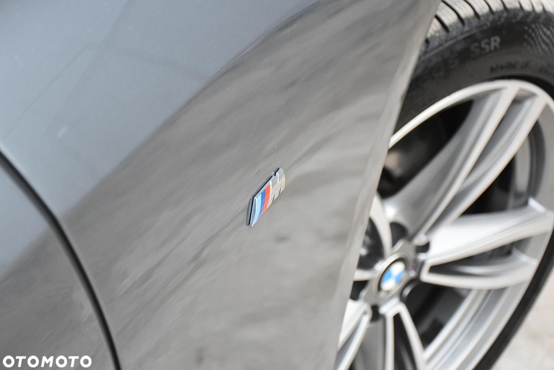 BMW 6GT - 12