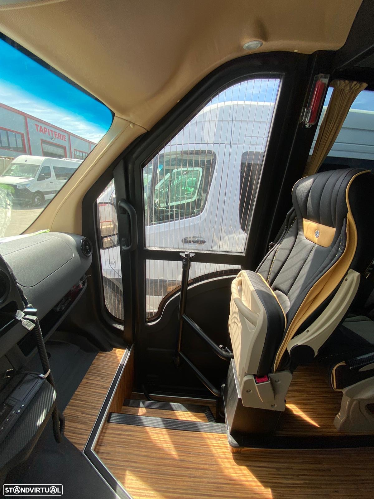 Mercedes Benz Sprinter 519 - 40