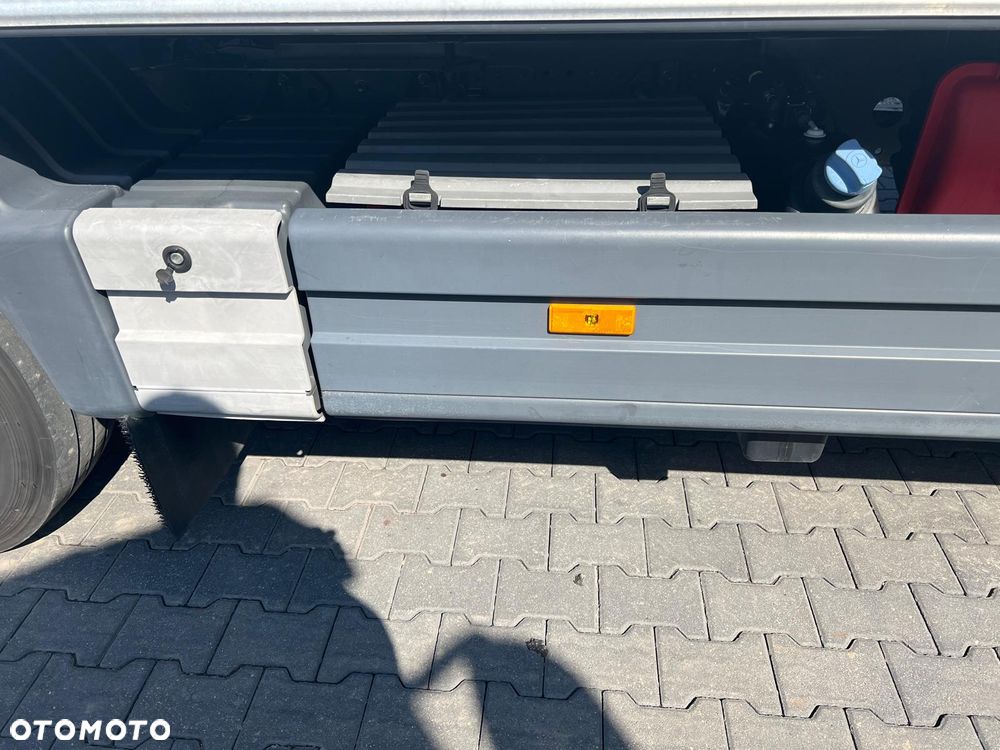 Mercedes-Benz Atego 1218 kontener winda mały Przebieg sprowadzony wron-pol - 5