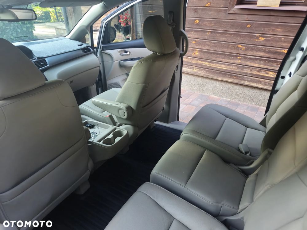 Honda Odyssey 3.5 LX - 9