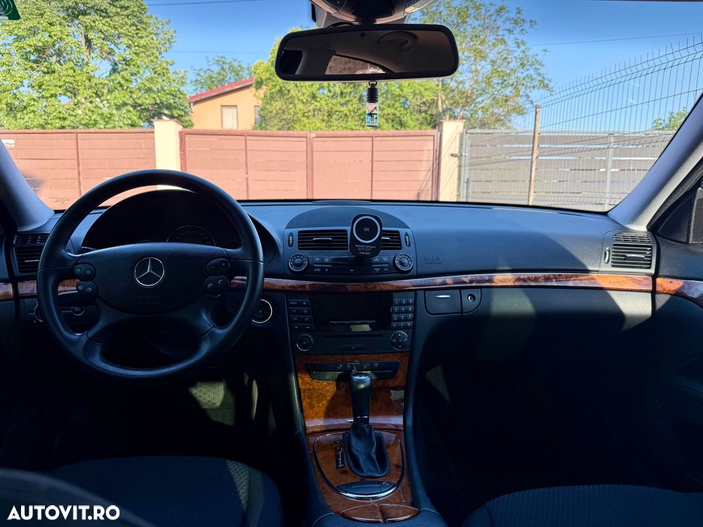 Mercedes-Benz E - 11
