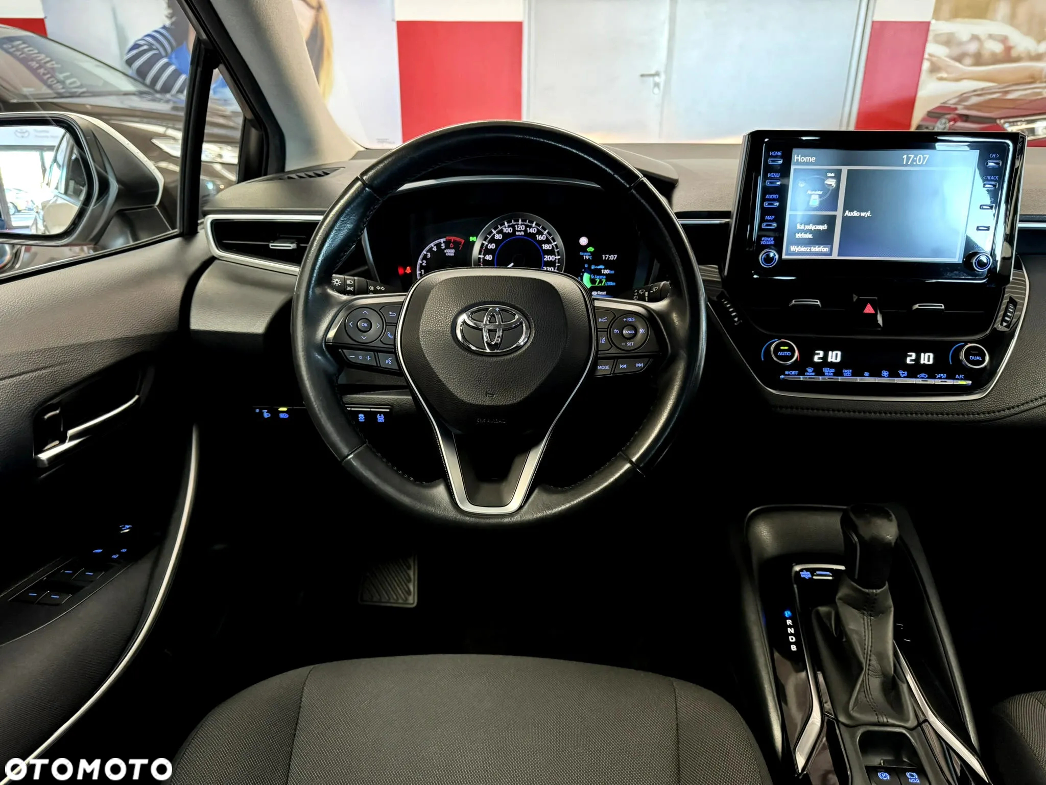 Toyota Corolla 1.8 Hybrid Comfort - 11