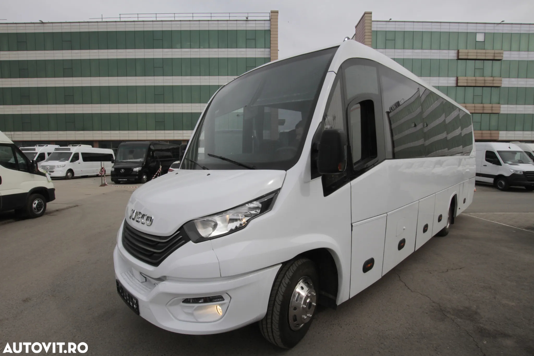 Iveco 70C18 29+1+1 locuri - 5