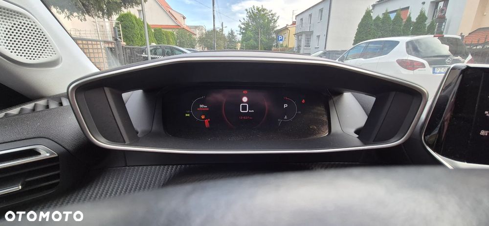 Peugeot 2008 PureTech 130 Allure S&S EAT8 - 25