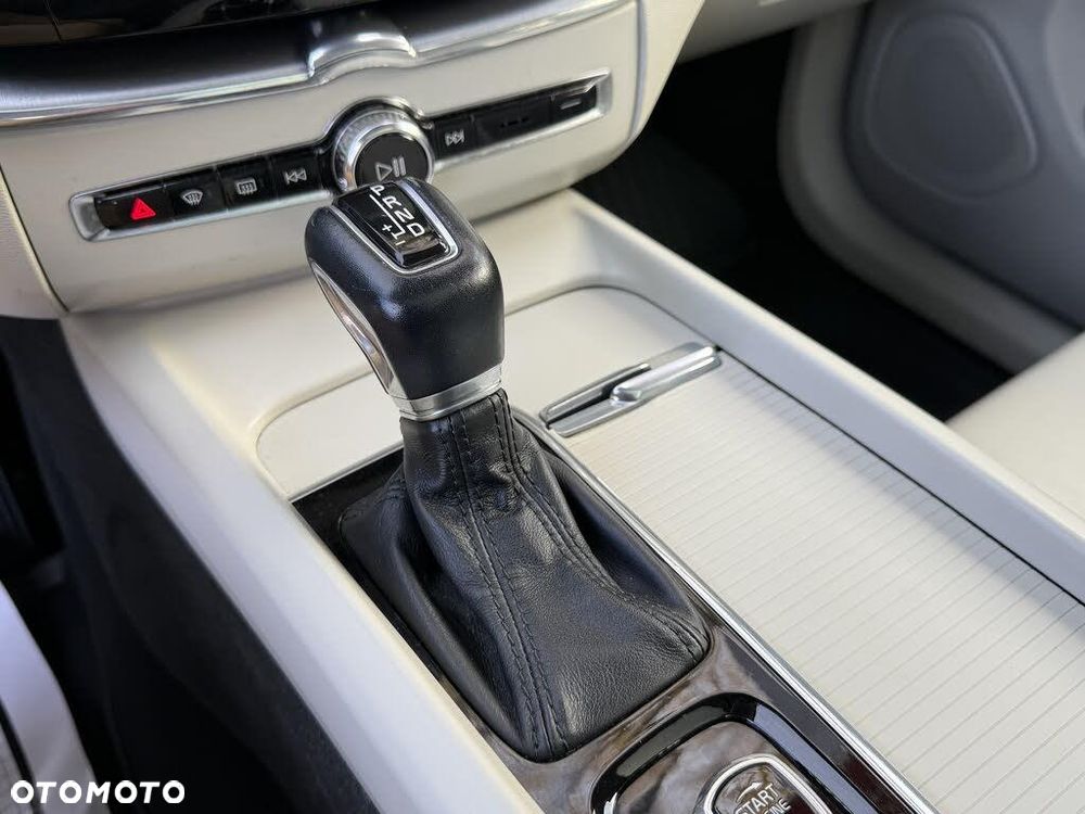 Volvo XC 60 T5 AWD Geartronic Momentum - 16
