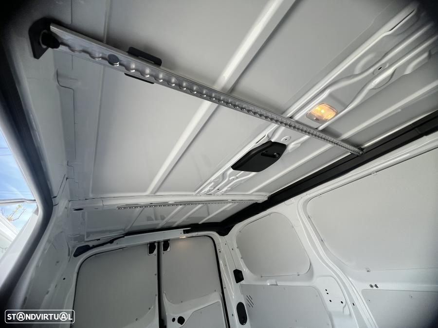 Opel Vivaro e CARGO M 75KWH - 21