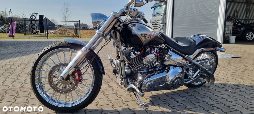 Harley-Davidson Softail Breakout - 9
